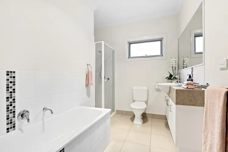 Sixth view of Homely unit listing, 1B Cricklewood Avenue, Frankston VIC 3199