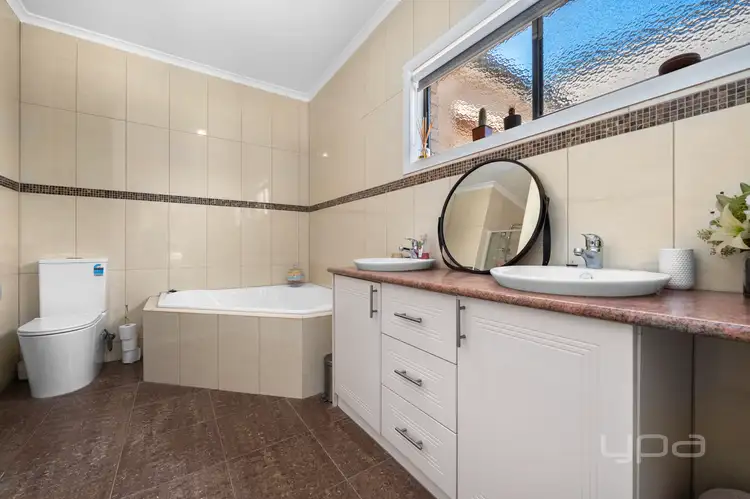Fifth view of Homely house listing, 2/11 Merrijig Court, Kurunjang VIC 3337