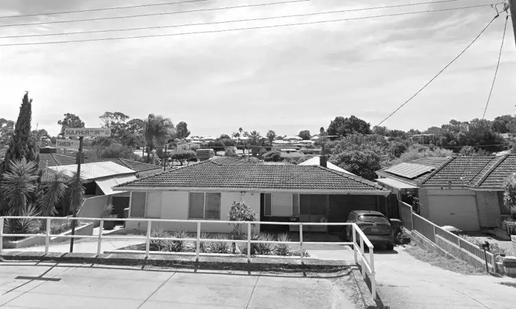 21 Sulphur Road, Orelia WA 6167
