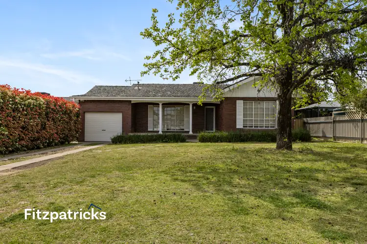 1 Huthwaite Street, Mount Austin NSW 2650
