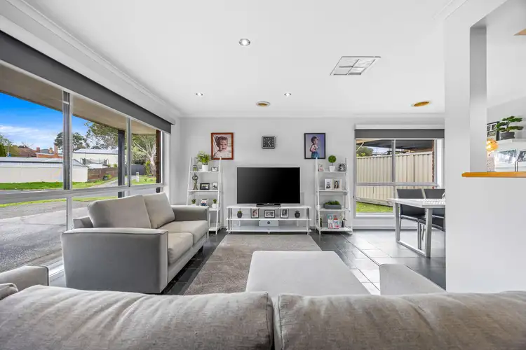 Fifth view of Homely house listing, 2 Raymond Crescent, Brown Hill VIC 3350