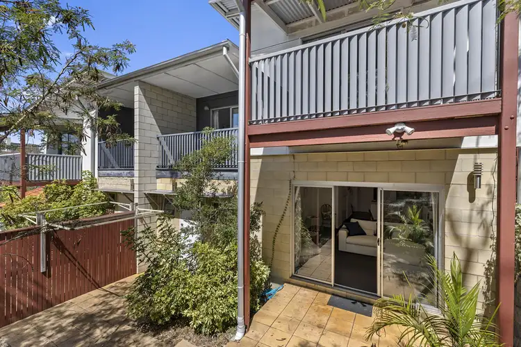 3/12 Dengate Lane, St Lucia QLD 4067