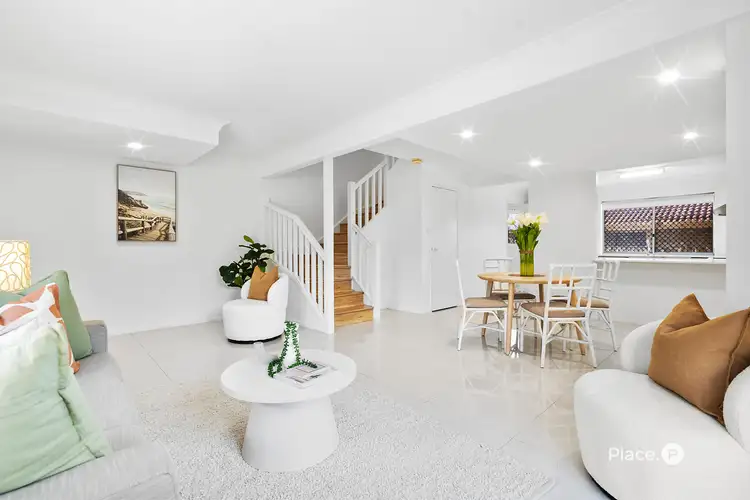 18/10 Lawrence Close, Robertson QLD 4109