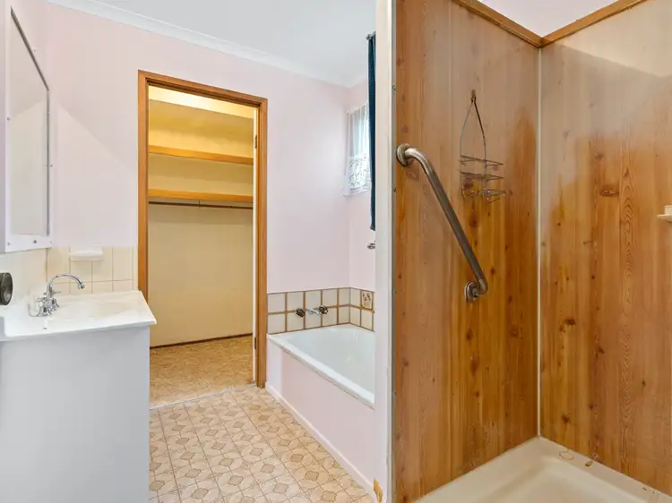 Sixth view of Homely house listing, 4 Bluff Crt, Beenleigh QLD 4207
