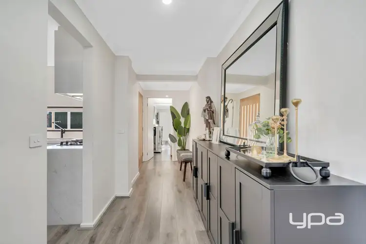 Seventh view of Homely house listing, 6 Lawry Place, Meadow Heights VIC 3048