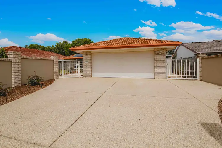 39 Lakeshore Drive, Helensvale QLD 4212