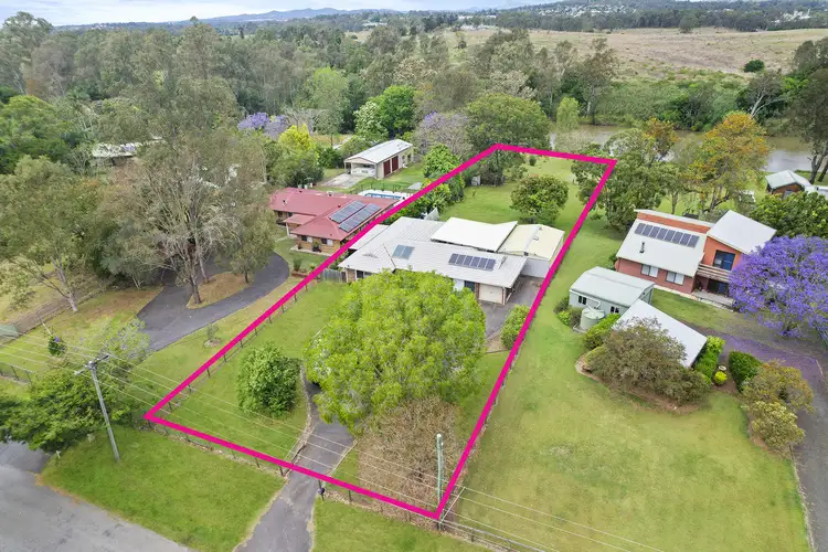 147 Riverside Avenue, Barellan Point QLD 4306