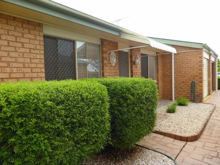 2/27 Mcaneny Street, Redcliffe QLD 4020