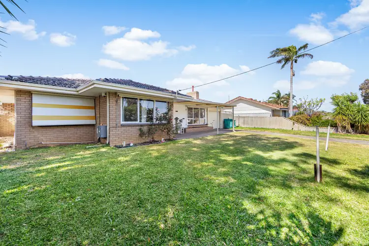 Fourth view of Homely house listing, 6 Kari Court, Camillo WA 6111