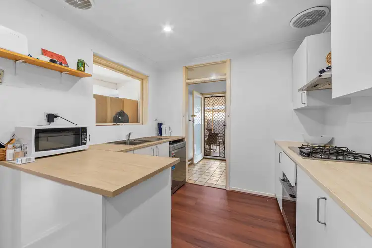 Seventh view of Homely house listing, 6 Kari Court, Camillo WA 6111