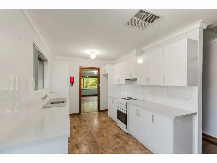 Fifth view of Homely house listing, 10 Dowling Place, Orelia WA 6167