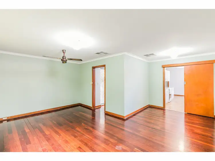 Sixth view of Homely house listing, 10 Dowling Place, Orelia WA 6167