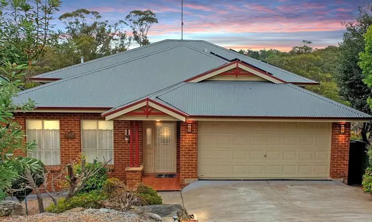 6 Parkes Crescent, Faulconbridge NSW 2776
