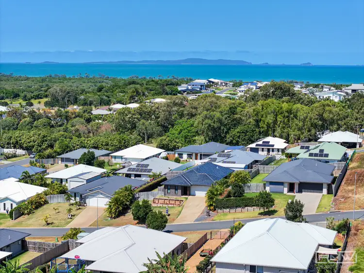 42 Cook Avenue, Pacific Heights QLD 4703