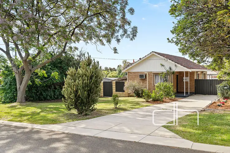 24 Manolas Way, Girrawheen WA 6064