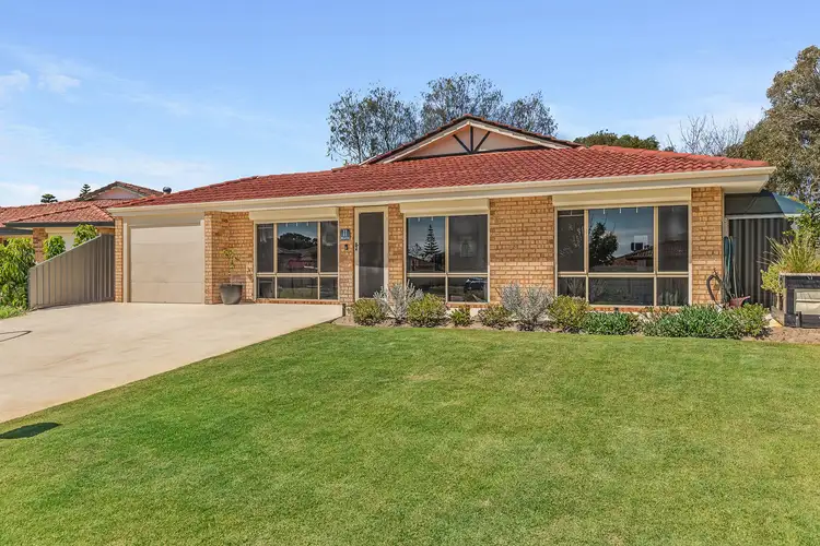 11 Hillcrest Court, Port Kennedy WA 6172