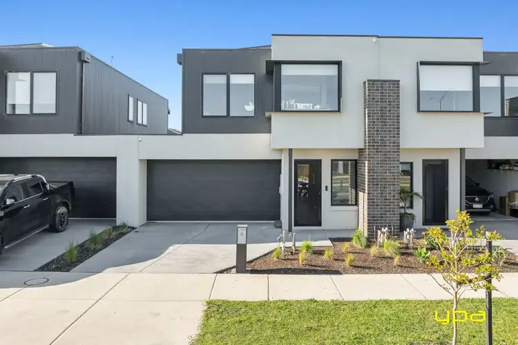Main view of Homely townhouse listing, 8 Sicily Road, Clyde VIC 3978
