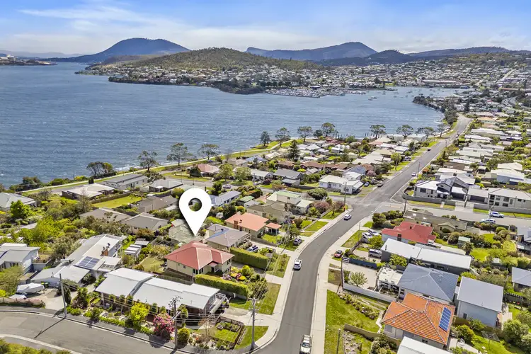 29 Topham Street, Rose Bay TAS 7015