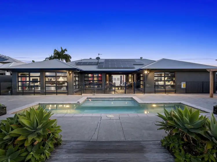6 Zenith Crescent, Pacific Pines QLD 4211