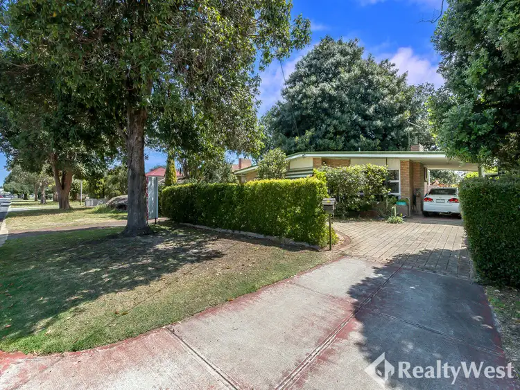 21 Beverley Road, Cloverdale WA 6105