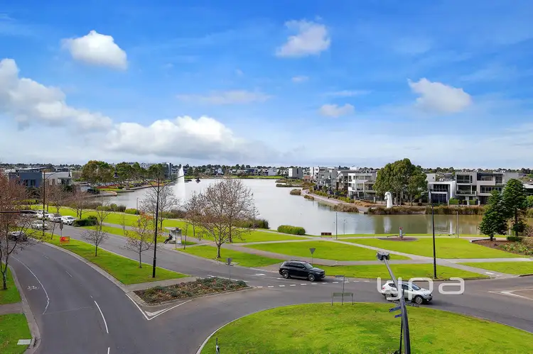 22/1 Woodward Way, Caroline Springs VIC 3023