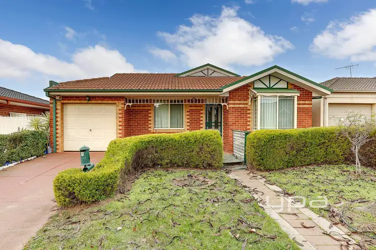 7 William Circuit, Caroline Springs VIC 3023