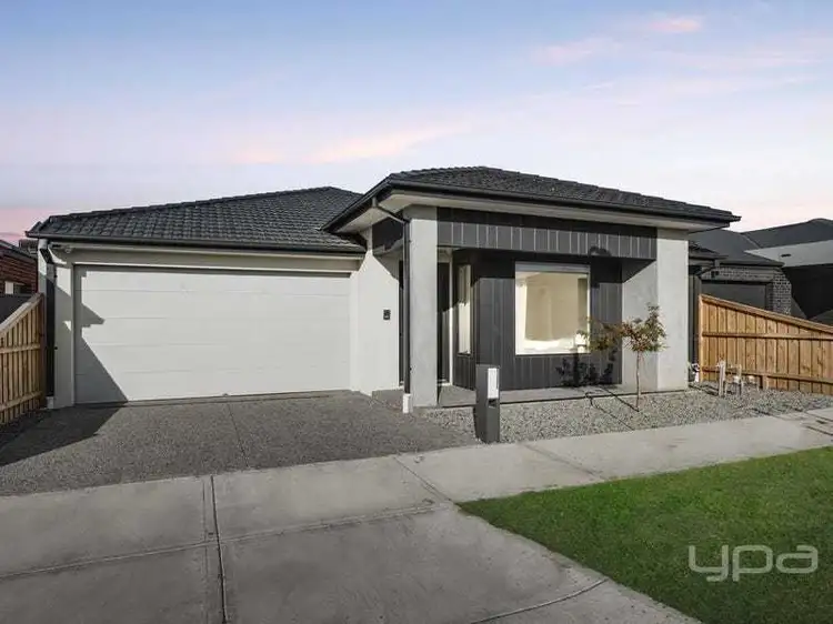 8 Belson Street, Mickleham VIC 3064