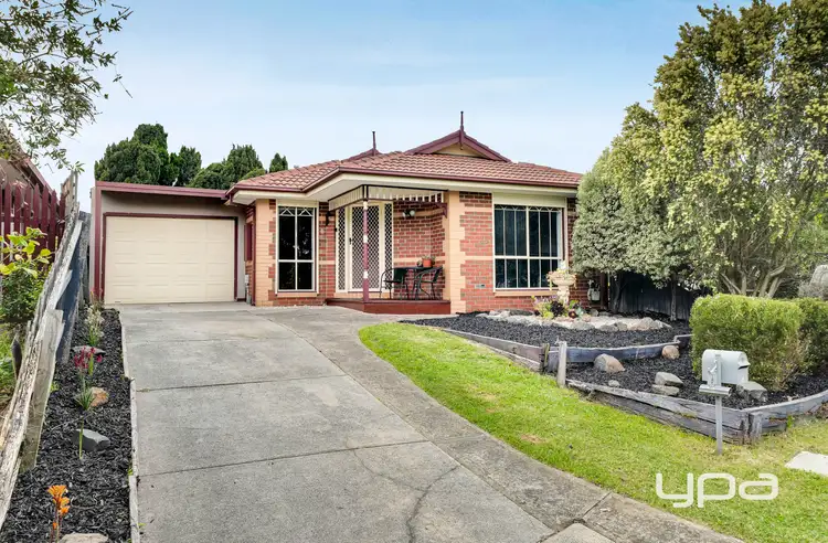 6 Satterly Way, Roxburgh Park VIC 3064