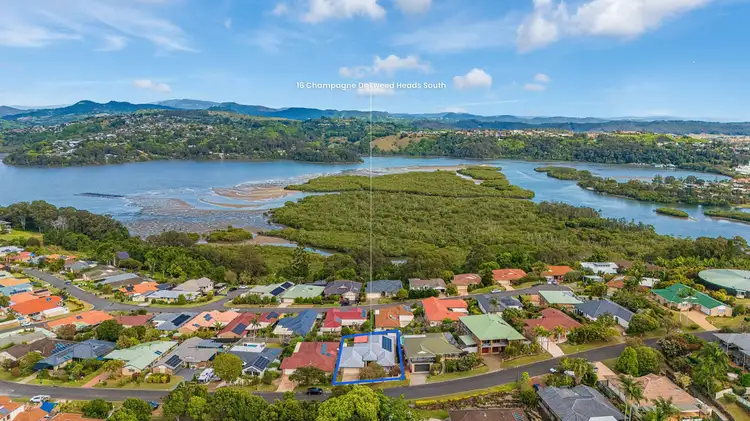 16 Champagne Drive, Tweed Heads South NSW 2486