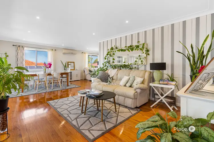 Second view of Homely house listing, 18 Cresthaven Drive, Mansfield QLD 4122