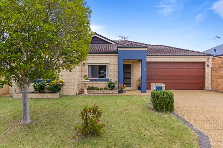 5 Eastcliff Street, Madeley WA 6065