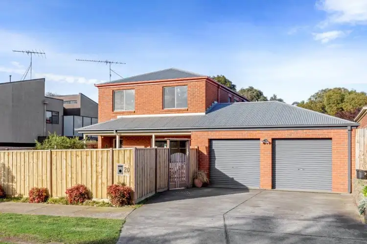 20 Pomora Avenue