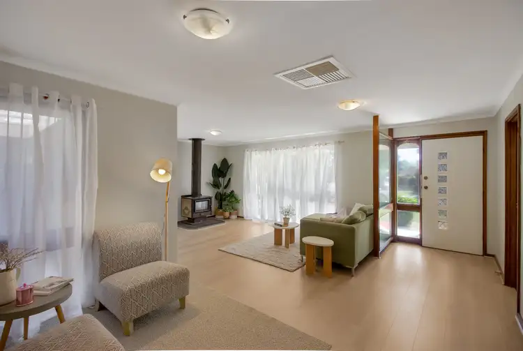 12 Nandina Avenue, Lake Albert NSW 2650