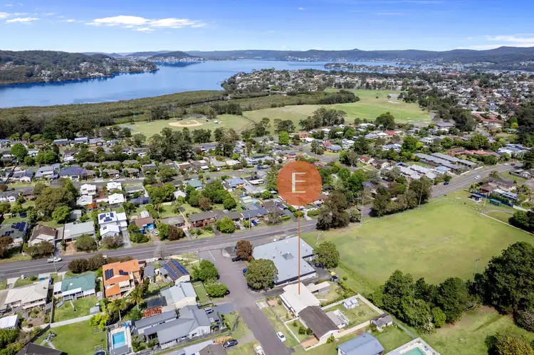 2 Headlam Parade, Springfield NSW 2250