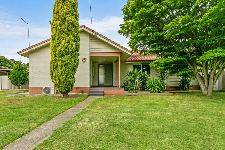 Main view of Homely house listing, 5 Lions Court, Sale VIC 3850