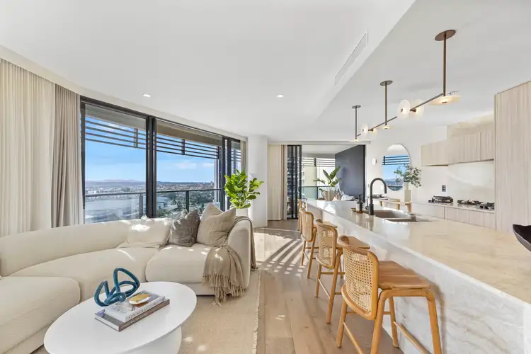 21602/21 Elizabeth Avenue, Broadbeach QLD 4218