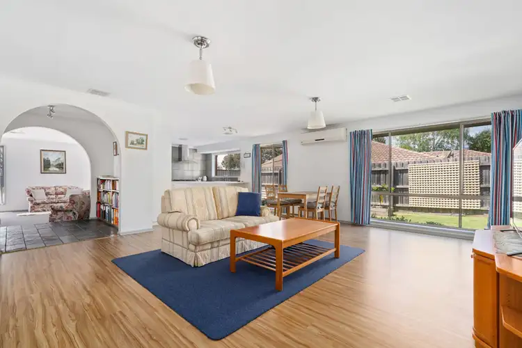 42 Cockatoo Drive, Carrum Downs VIC 3201