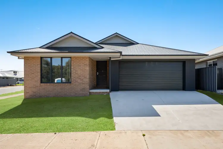 27 Huntington Grove, Thurgoona NSW 2640