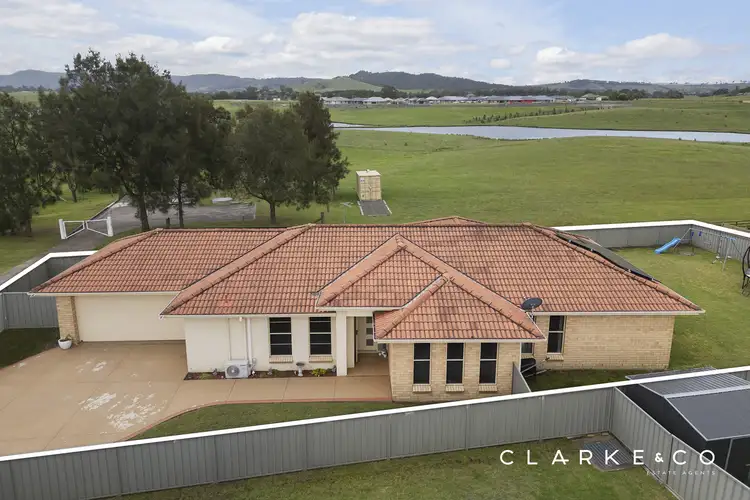 37 Niven Parade, Rutherford NSW 2320