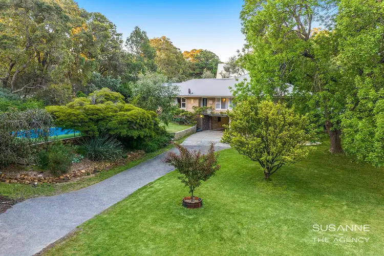 1 Silverdale Road, Lesmurdie WA 6076