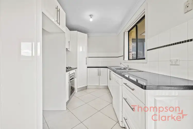 Fourth view of Homely unit listing, 2/33 Murphy Circuit, Ashtonfield NSW 2323