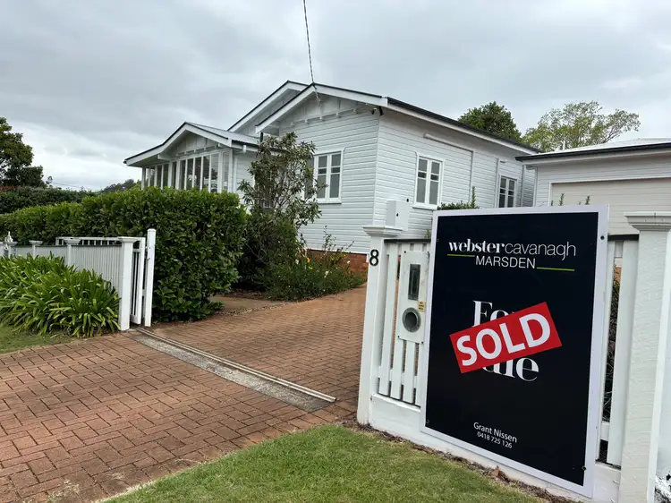 8 Crown Street, Rangeville QLD 4350