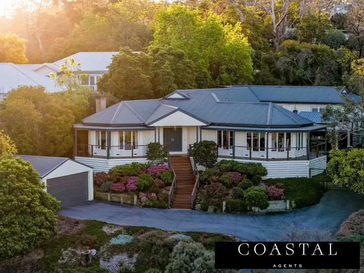 17 Eumeralla Grove, Mount Eliza VIC 3930