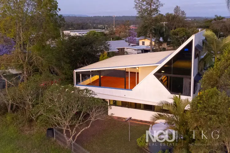 8 Dawn Parade, Riverview QLD 4303