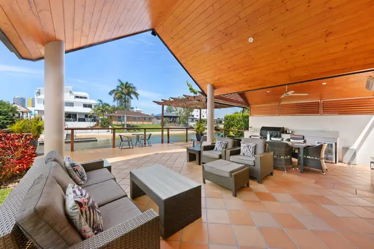 20 Pearl Key, Broadbeach Waters QLD 4218