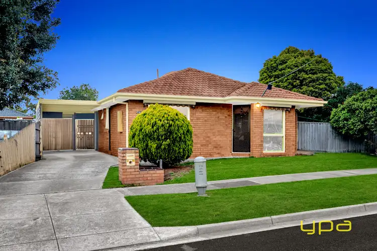 Main view of Homely unit listing, 2/31 Willora Crescent, Cranbourne West VIC 3977
