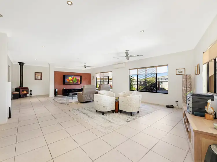 7 Lakes Boulevard, Burrum Heads QLD 4659