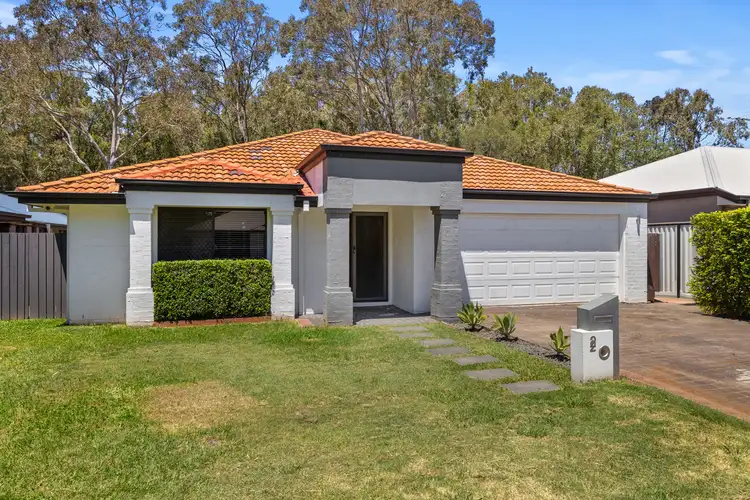 2 River Gum Close