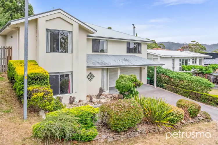 3 Selby Place, Lindisfarne TAS 7015