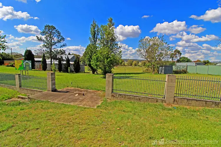 211 Wood Street, Warwick QLD 4370